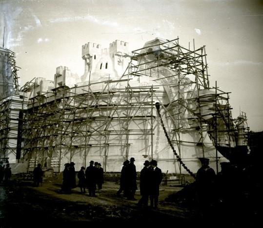 Nave antica (teatro) in costruzione (taglio)