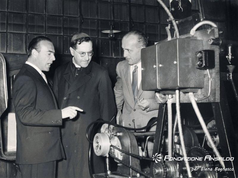 Motoguzzi - visita dell'arcivescovo Giuseppe Siri