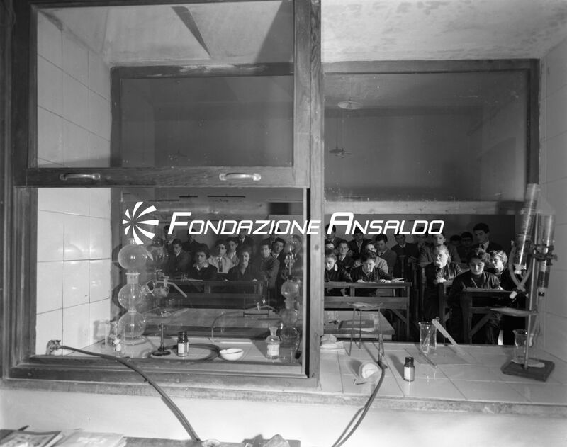 Genova - Il laboratorio di chimica del liceo scientifico G. D. Cassini