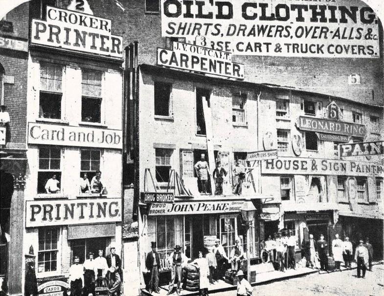 New York: Hudson Street nel 1865, maggio - giugno 1960, anno VIII, n. 3, p. 33