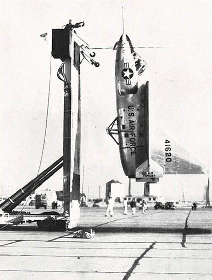 Il "Vertijet" velivolo VTOL sperimentale realizzato negli Stati Unti dalola Ryan, settembre - ottobre 1962, anno X, n. 5, p. 64