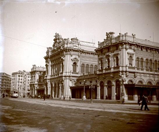 Piazza Giuseppe Verdi. Stazione Brignole (taglio)
