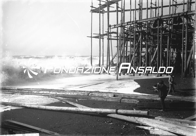 Genova - Cantieri Navali Ansaldo di Sestri Ponente - mareggiata