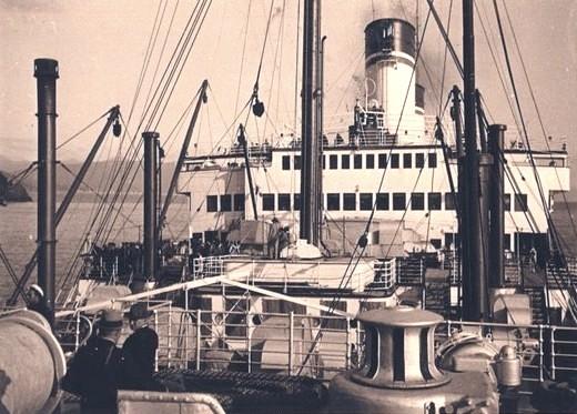 Augustus (t/n) - a bordo nave