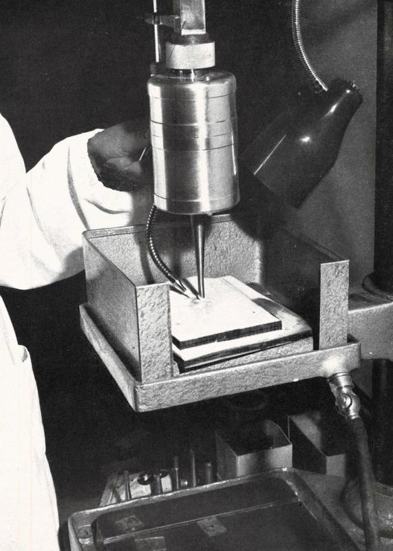 Trapano ultrasonico realizzato dalla Società Apparecchi Federici di Milano, settembre - ottobre 1959, anno VII, n. 5, p. 53
