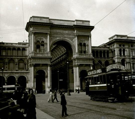 Milano. Galleria Vittorio Emanuele II° (taglio)