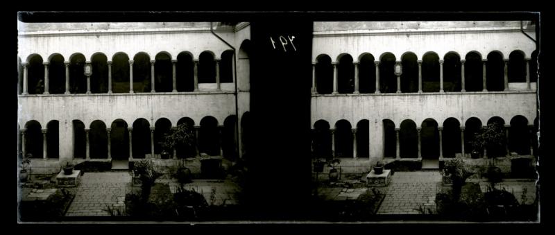 Cattedrale di San Lorenzo. Chiostro (originale)