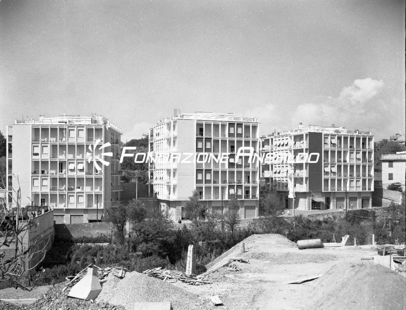 Genova - costruzione nuovi caseggiati