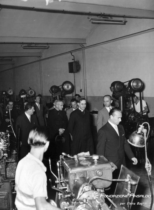 Motoguzzi - visita dell'arcivescovo Giuseppe Siri