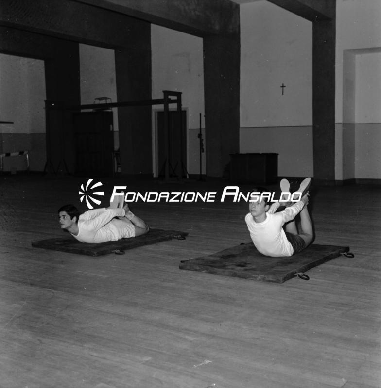 Genova - liceo Cassini - saggio ginnastica