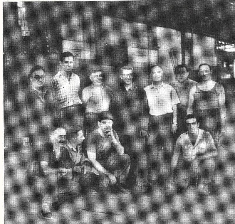 Lavoratori al montaggio nello stabilimento di "O. Sinigaglia", n. 15, anno VI, 1959,  p. 14