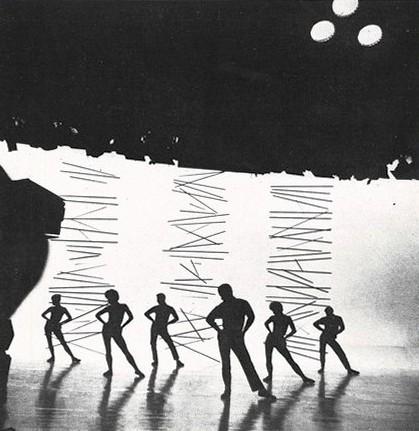 Una scena astratta da "Dry bones" del coreografo Peter Gennaro,  maggio - giugno 1962, anno X, n. 3, p. 35