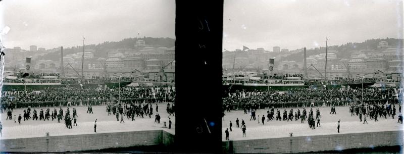 Corteo al Ponte Federico Guglielmo (originale)