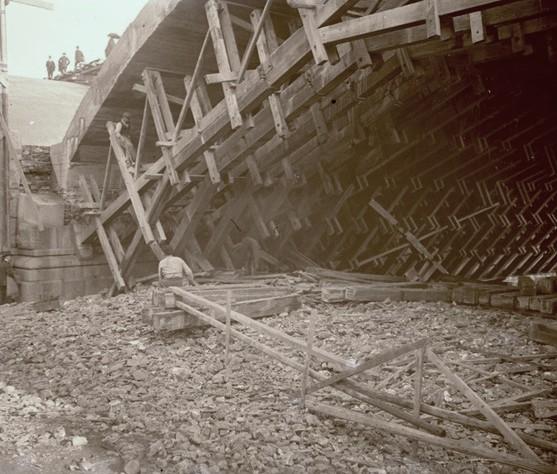 Arcata del ponte nuovo a San Giuliano. Demolizione (taglio)