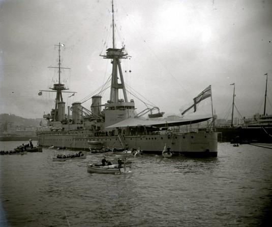 Genova - incrociatore corazzato inglese &quot;Indefatigable&quot;