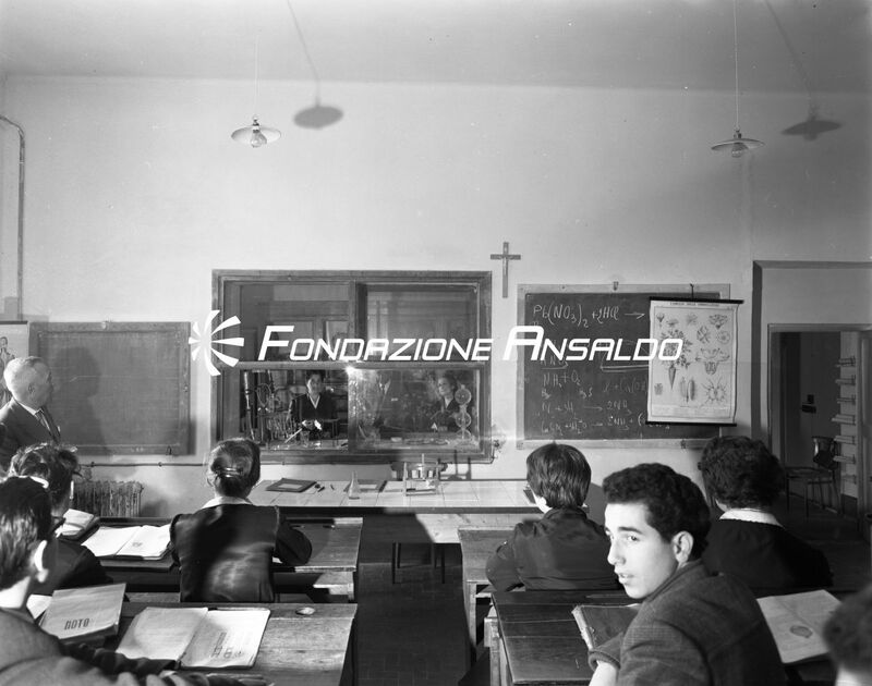 Genova - Il laboratorio di chimica del liceo scientifico G. D. Cassini