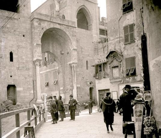 Porta Soprana (taglio)