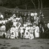Gruppo di villeggianti in Campopiano (taglio)