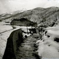 Cascinale lungo il torrente Lemme (taglio)
