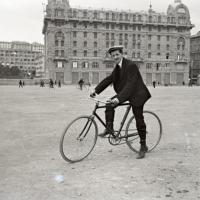 Lorenzo in bicicletta - Un formidabile corridore (taglio)