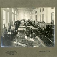 Verniciatura ali nei Cantieri aeronautici Ansaldo n. 1 di Borzoli (mare)