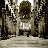 Cattedrale di San Lorenzo. Interni (taglio)