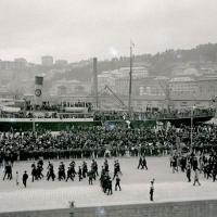 Corteo al Ponte Federico Guglielmo (taglio)