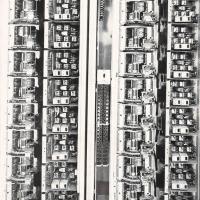 Telaio di selettori (senza le coperture protettive) di una moderna centrale telefonica Siemens,  maggio - agosto 1958, anno VI, nn. 3-4, p. 13