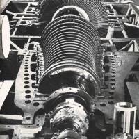 Girante del turboalternatore costruito dall'Ansaldo nella centrale Sip di Chivasso, gennaio - febbraio 1956, anno IV, n. 1 - p. 52