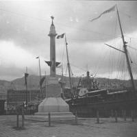 Monumento commemorativo dei Mille al Ponte Federico Guglielmo (taglio)