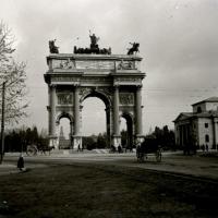 Milano. Arco di Trionfo (taglio)