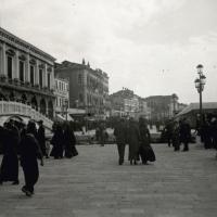Riva degli Schiavoni. Ponte della paglia (taglio)