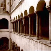 Cattedrale di San Lorenzo. Chiostro (taglio)