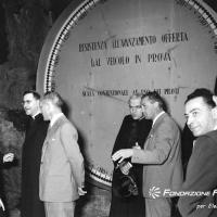 Motoguzzi - visita dell'arcivescovo Giuseppe Siri