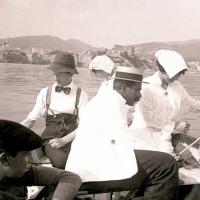 Pesca con la lenza in barca (taglio)