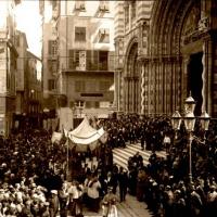 Cattedrale di San Lorenzo. Processione religiosa (taglio)
