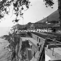 Genova - Nervi - stazione e passeggiata Anita Garibaldi