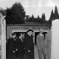 Moto Guzzi - visita dell'arcivescovo Giuseppe Siri