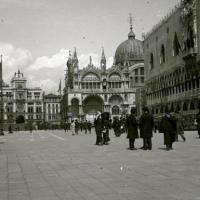 Piazzetta e Torre dell'Orologio (taglio)
