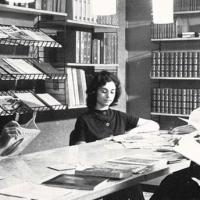 Biblioteca del gruppo SIP (Società Idroelettrica Piemonte): un angolo della sala di lettura e consultazione della sede di Torino, settembre - ottobre 1961, anno IX, n. 5, p. 27