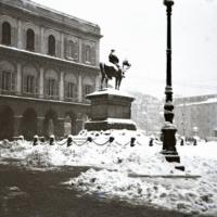 Piazza De Ferrari - Monumento Garibaldi (taglio)