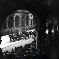 Arrivo dei sovrani. Carrozza Reale (taglio)