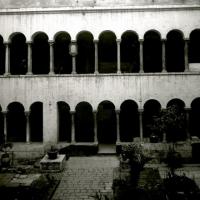 Cattedrale di San Lorenzo. Chiostro (taglio)
