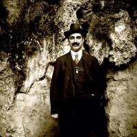 Ritratto maschile (taglio)